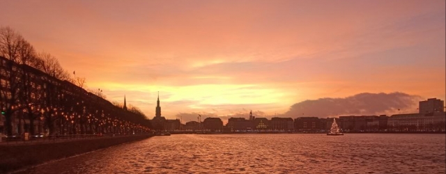 Hamburg im Winter - Sonnenuntergang an der Alster